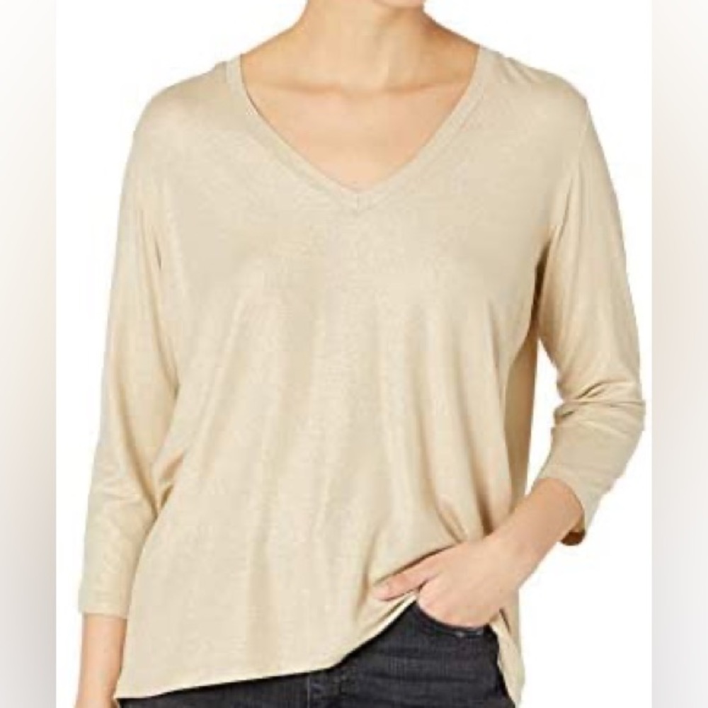 NWT Bergdorf Goodman Majestic Filatures size 4 v-neck with back pleat